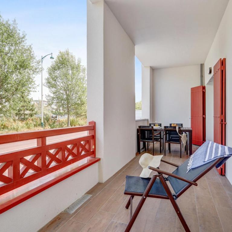 Résidence Pierre & Vacances Premium Presqu'Ile de la Touques - Appartement 2 Chambres - Côté Rue (6 Personnes) - Bâtiments de la Capitainerie - 4