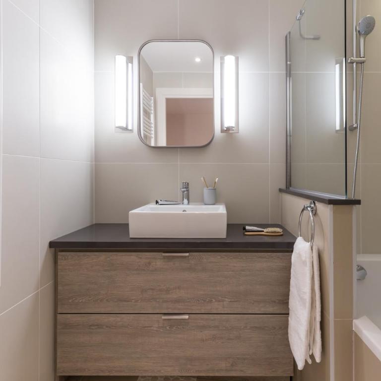 Résidence Pierre & Vacances Premium Presqu'Ile de la Touques - Appartement 2 Chambres en Duplex avec Terrasse ou Balcon (6 Personnes) - Bâtiments de la Capitainerie - 6