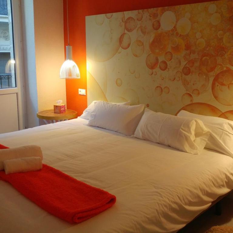 San Francisco 10 Boutique Apartments - Centro Alicante, a pasos de Playa Postiguet - One-Bedroom Apartment - 1