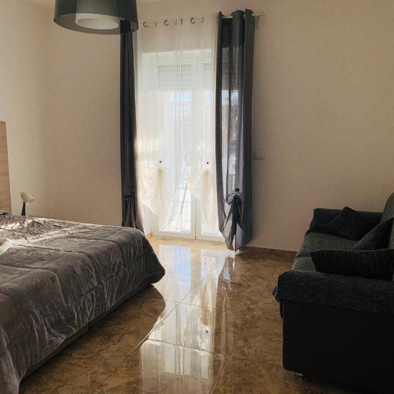Esperanto B&B - King Room with Balcony - 5
