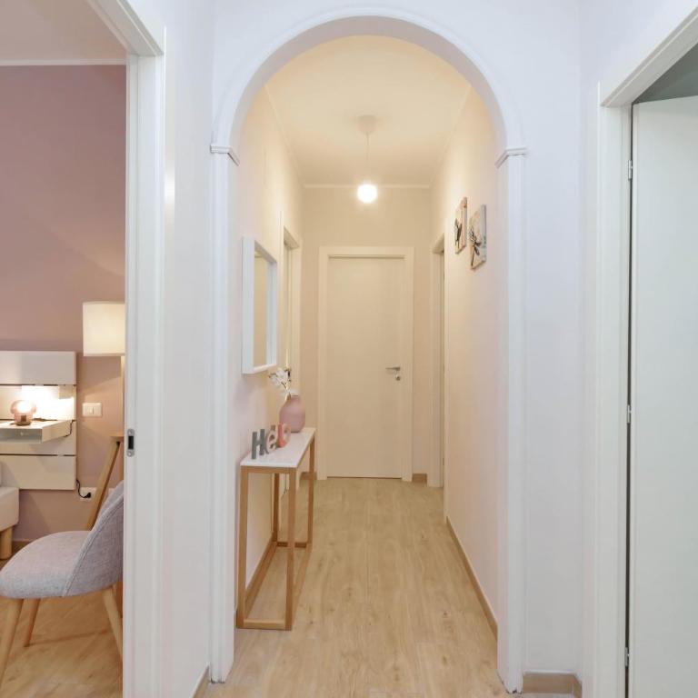 Elegant 3-Bed Apartment 10' Termini Wi-Fi AC - Appartamento con 3 Camere da Letto - 47
