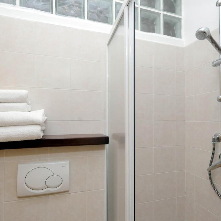 Elegant 3-Bed Apartment 10' Termini Wi-Fi AC - Appartamento con 3 Camere da Letto - 41