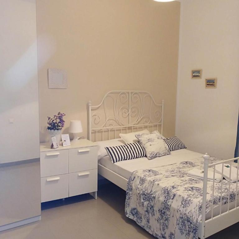 Pensión Cádiz - Apartamento de 2 dormitorios con balcón - 1