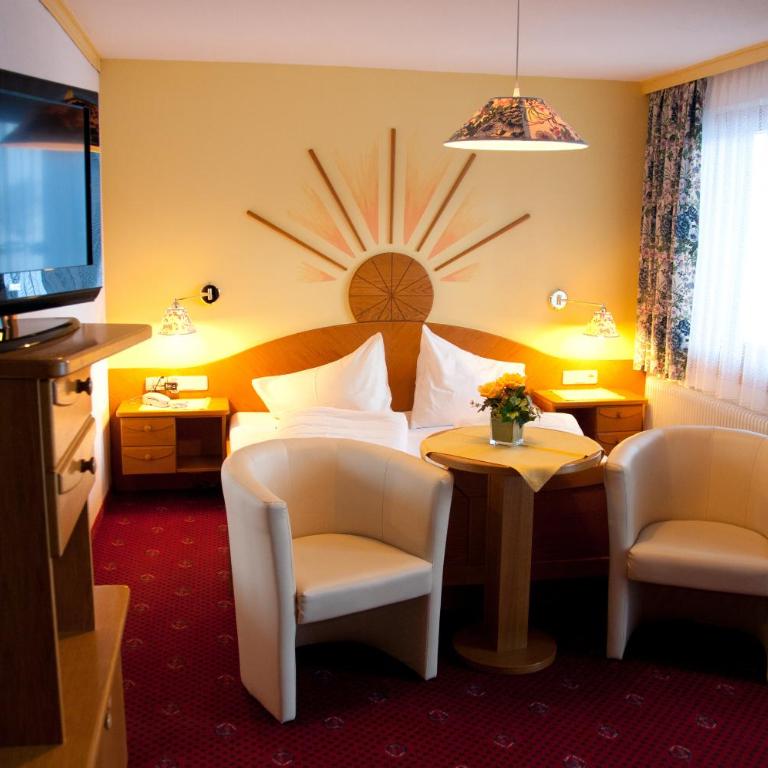 Pension Gertraud - Doppelzimmer mit Balkon - 1