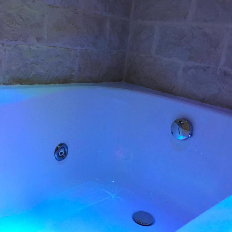 29 Venti Luxury - Camera Matrimoniale con Vasca Idromassaggio - 11