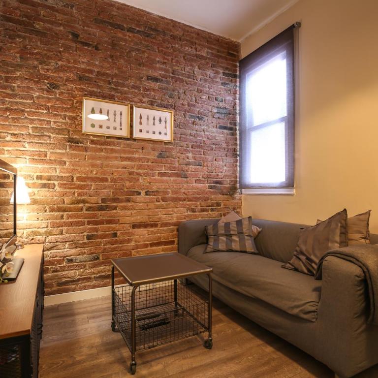 The Sants's balcony - Two-Bedroom Apartment - 22