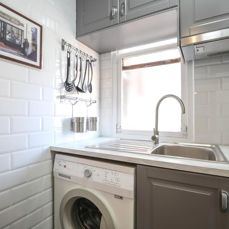 The Sants's balcony - Two-Bedroom Apartment - 35