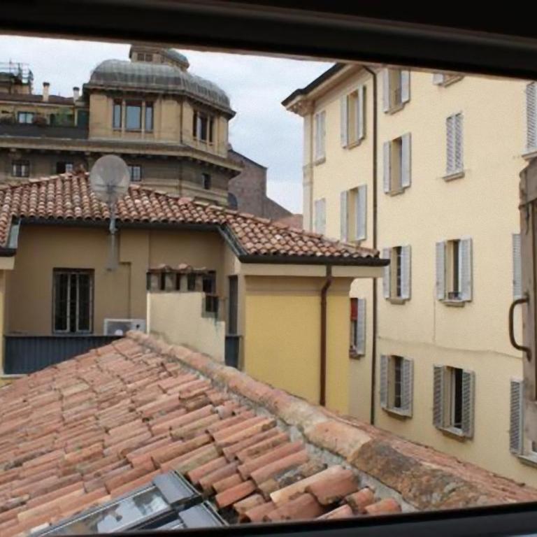 Tourist House Bologna - Self check-in - Monolocale - 11