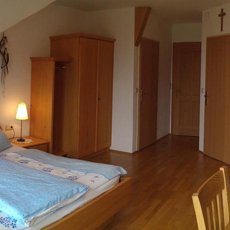 Biobauernhof Höllerbauer - Doppel-/Zweibettzimmer mit Balkon - 4