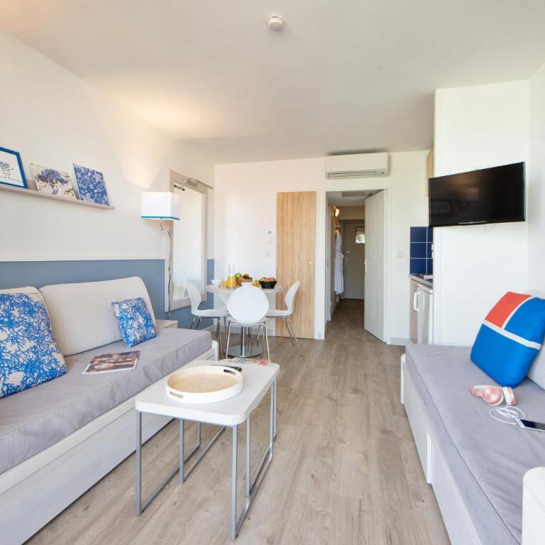Résidence Pierre & Vacances Premium Port Prestige - Appartement 1 Chambre avec Baignoire Spa, Climatisation et Terrasse (4 Personnes) - Vue sur Port - 3