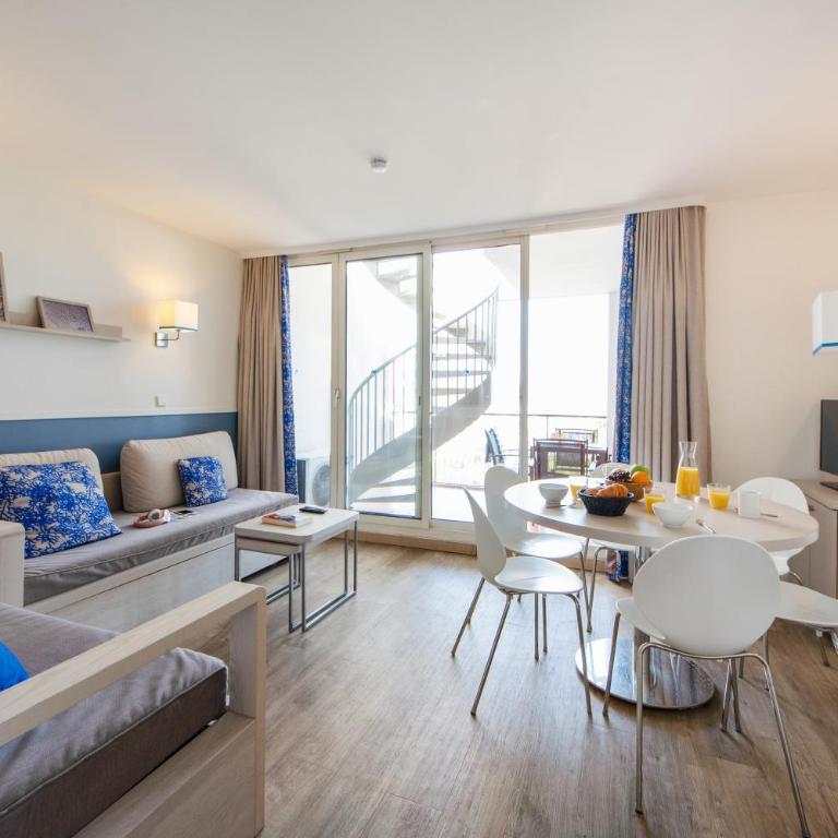 Résidence Pierre & Vacances Premium Port Prestige - Appartement 1 Chambre avec Baignoire Spa, Climatisation et Terrasse (6 Personnes) - Vue sur Port - 2