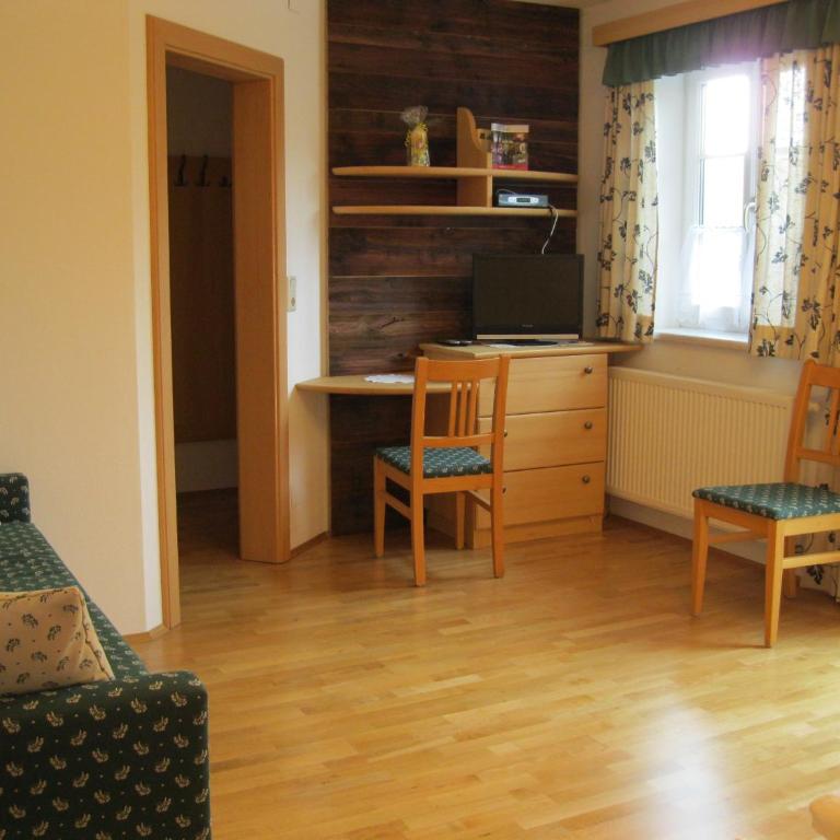 Biobauernhof Höllerbauer - Familienzimmer mit Balkon - 2