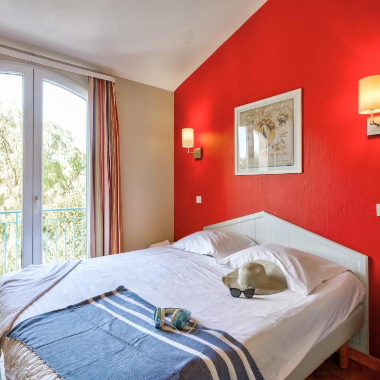 Résidence Pierre & Vacances le Hameau de la Pinède - Standard Two-Bedroom Duplex House with Air Conditioning and Terrace (6 People) - 6