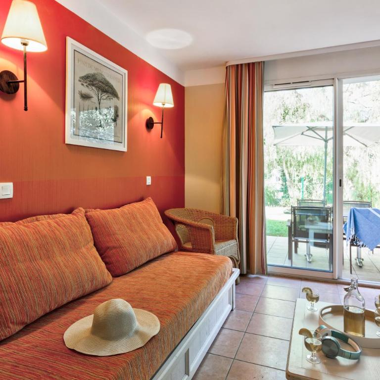 Résidence Pierre & Vacances le Hameau de la Pinède - Standard Two-Bedroom Duplex House with Air Conditioning and Terrace (6 People) - 4