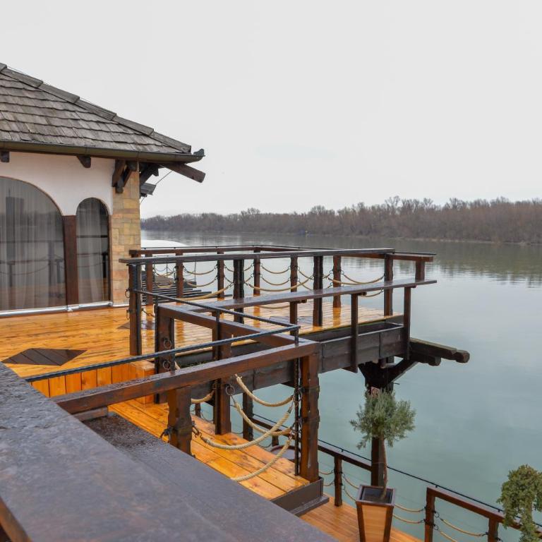 Bahus Inn - Superior Dvokrevetna Soba s Bračnim Krevetom i Pogledom na Reku - 12