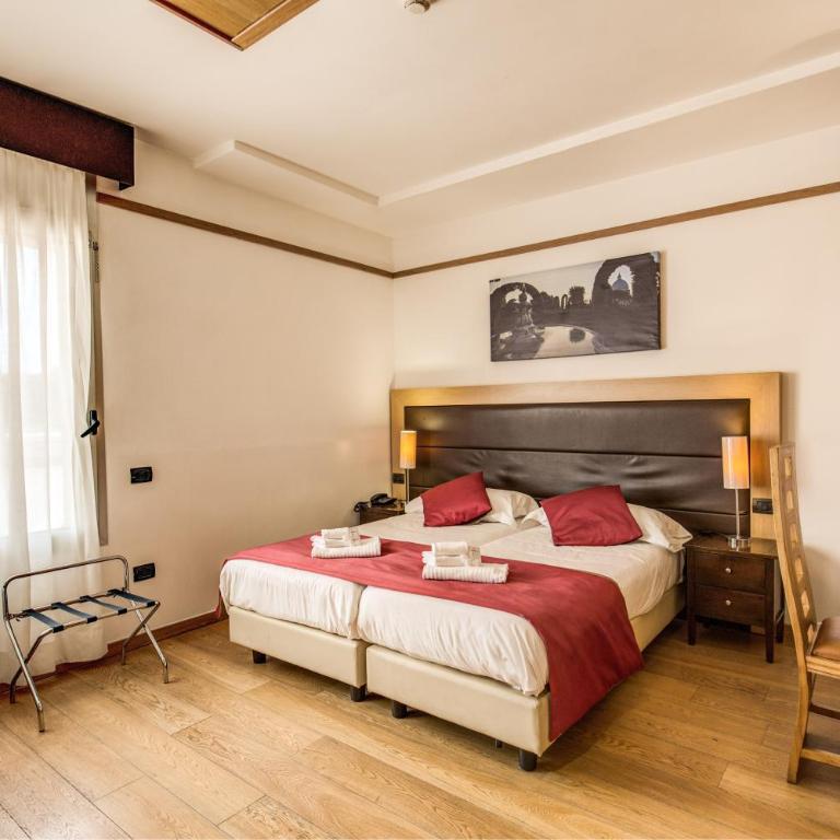 Ginevra Palace Hotel - Camera Tripla Standard - 1