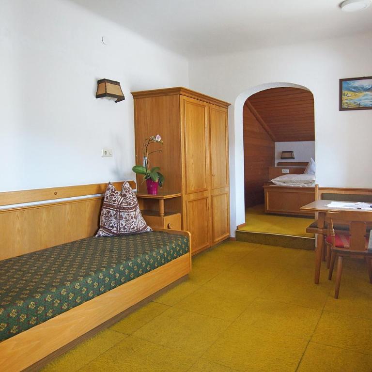 Gasthof Zacherlbräu - Classic Dreibettzimmer - 2