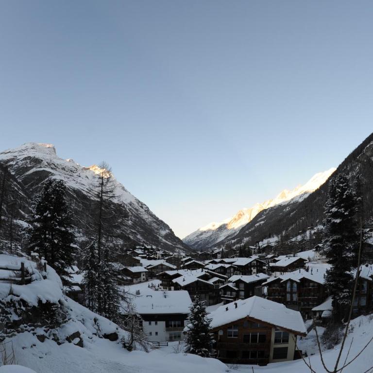 Emelie Zermatt 4**** - Apartment mit 1 Schlafzimmer - 47