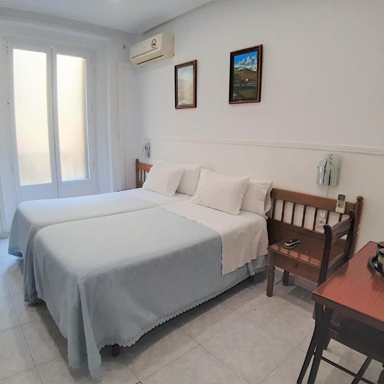 Hostal Dulcinea - Twin Room - 13