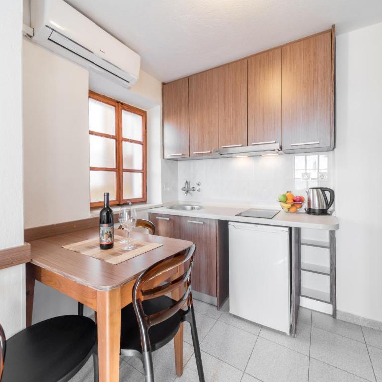 R club Apartments Old Town Budva - Studio sa Pogledom na More - 4