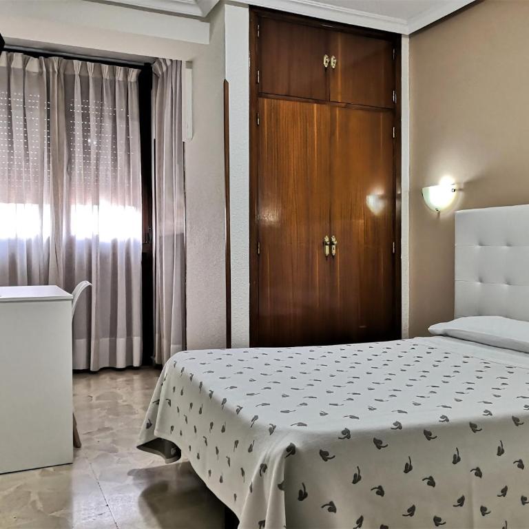 Hostal Madrid I - Single Room - Exterior - 3