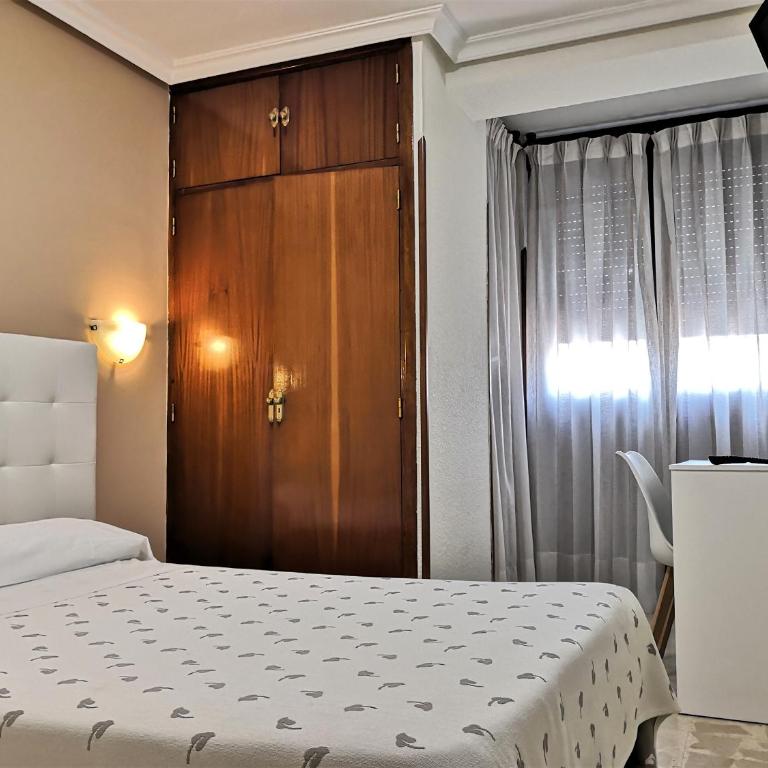 Hostal Madrid I - Single Room - Exterior - 1