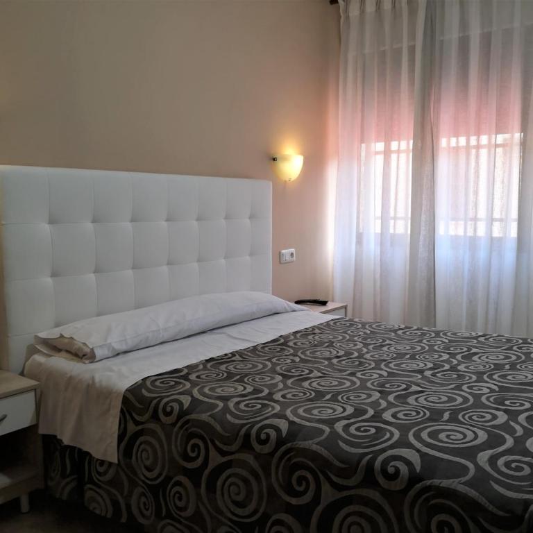 Hostal Madrid I - Double Room - Interior - 8