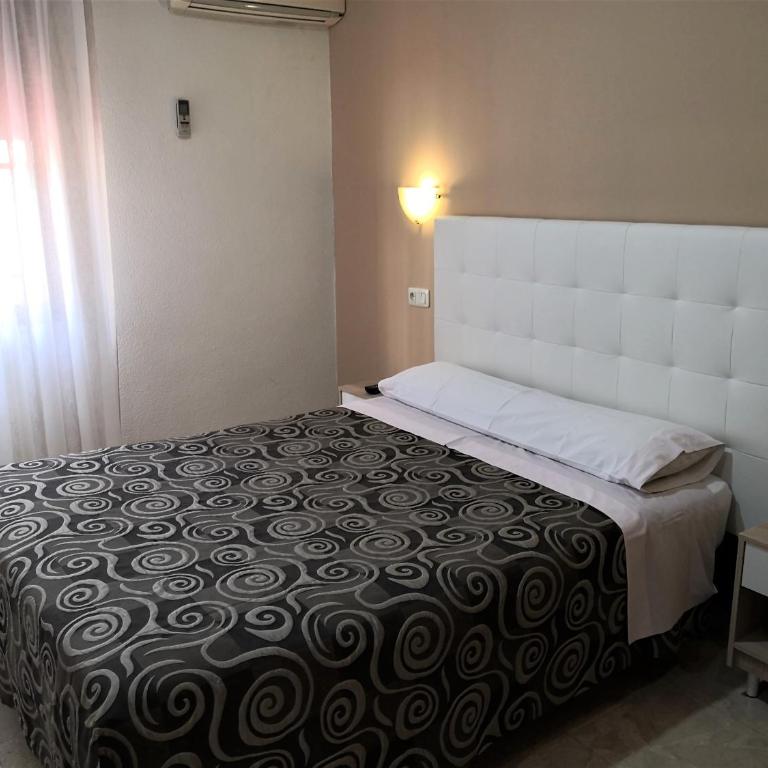 Hostal Madrid I - Double Room - Interior - 7