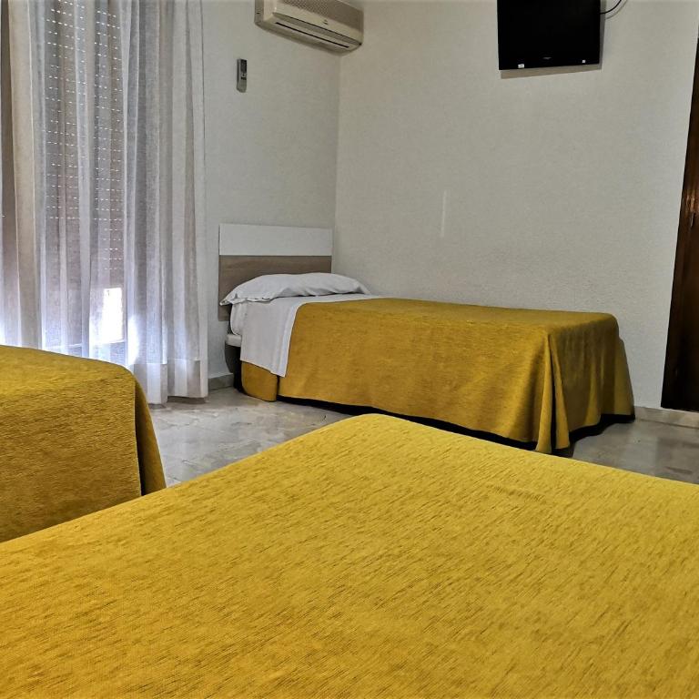 Hostal Madrid I - Triple Room - Exterior - 2