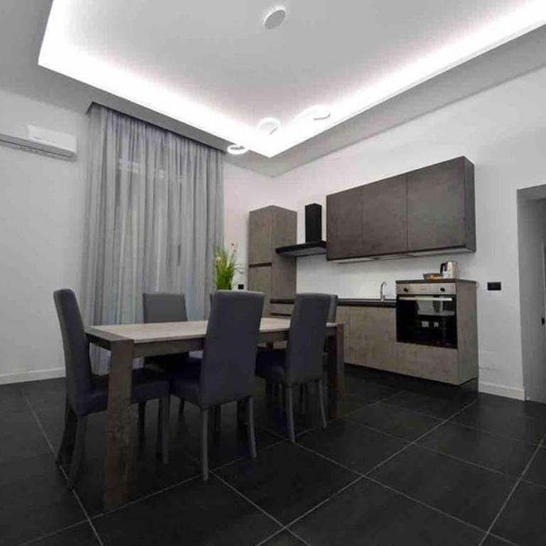 Suite Quarantotto - Appartamento con 3 Camere da Letto - 23