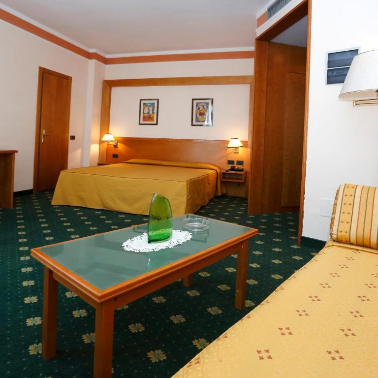 Hotel Estense - Camera Quadrupla - 1