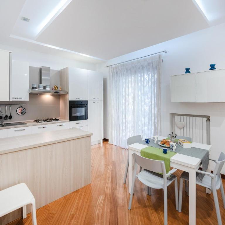 Napoli Charming Apartments Vomero "Fashion and Glamour" - Two-Bedroom Apartment - 1