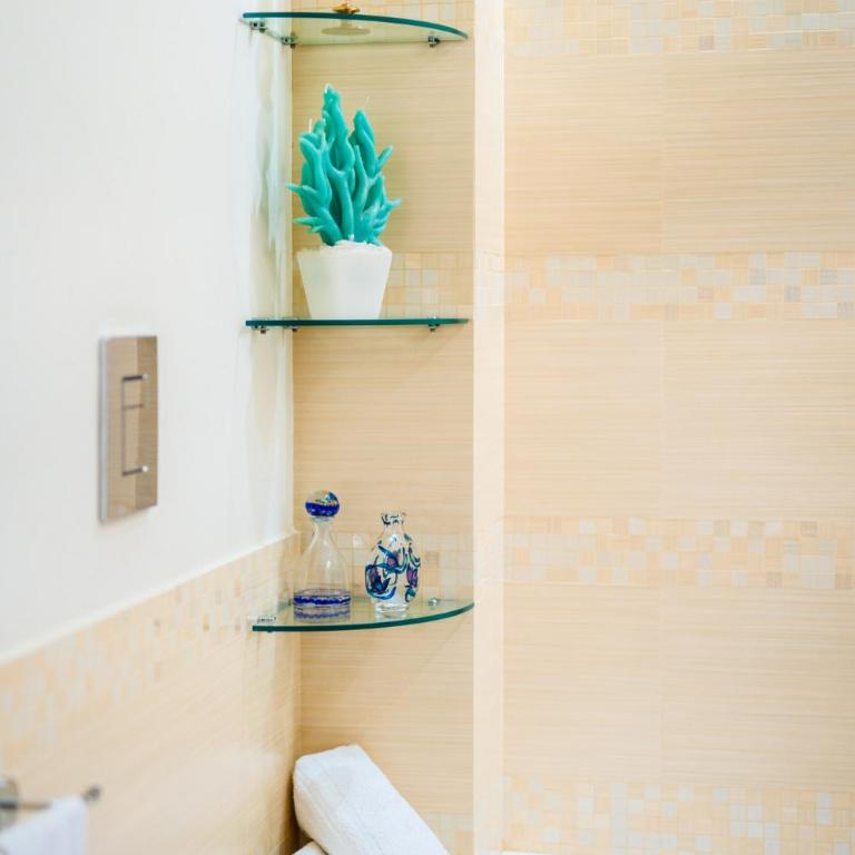 Napoli Charming Apartments Vomero "Fashion and Glamour" - Two-Bedroom Apartment - 6