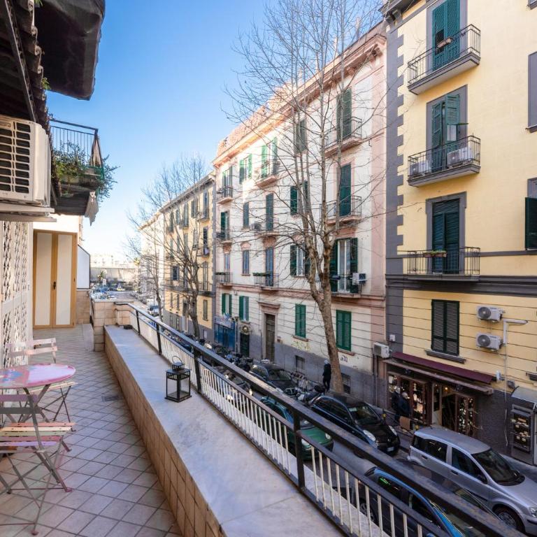 Napoli Charming Apartments Vomero "Fashion and Glamour" - Two-Bedroom Apartment - 2