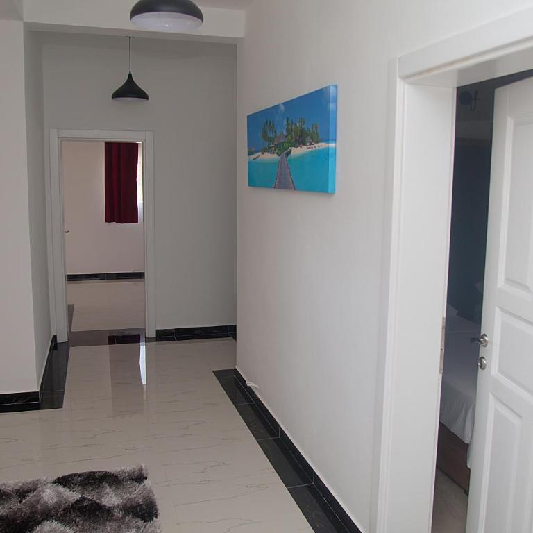 Vila Uma - Three-Bedroom Apartment - 35