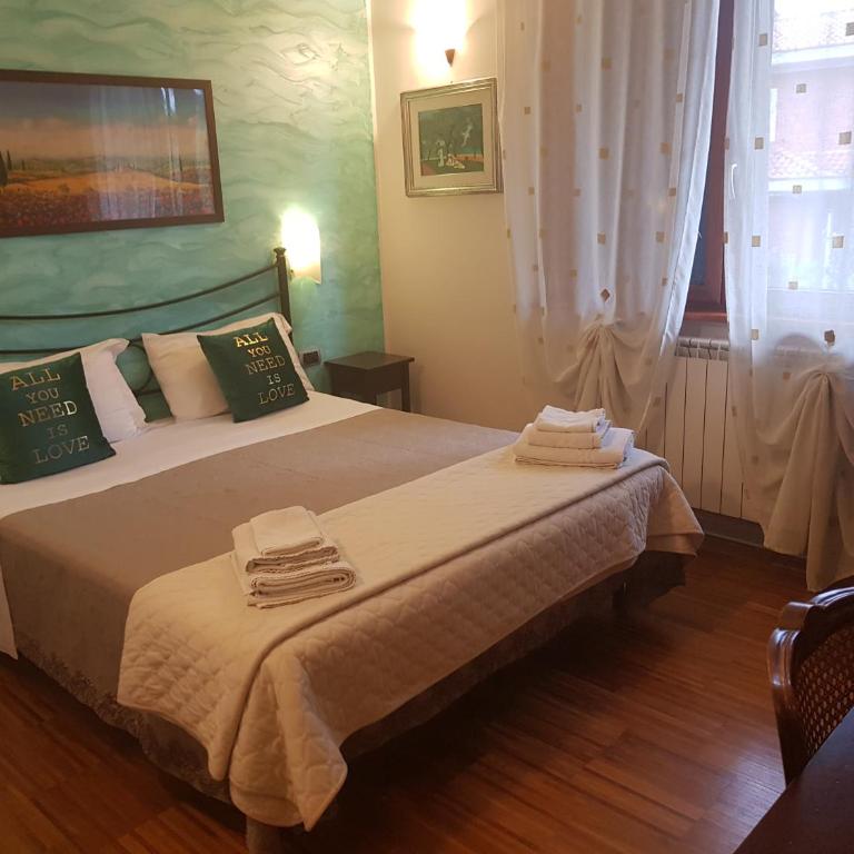 Aurelia Garden Gold B&B - Camera Matrimoniale - 1