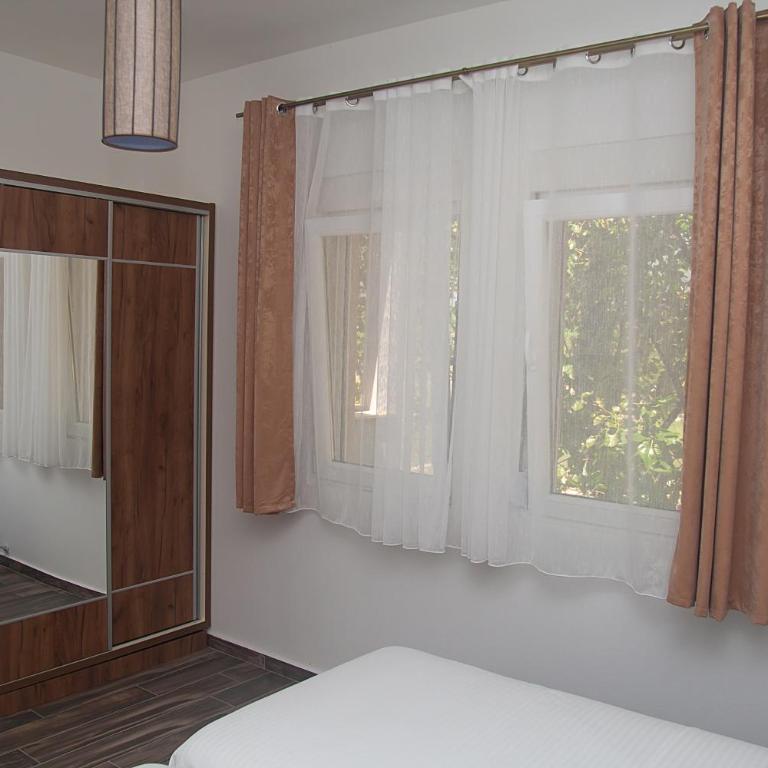 Vila Uma - Three-Bedroom Apartment - 28