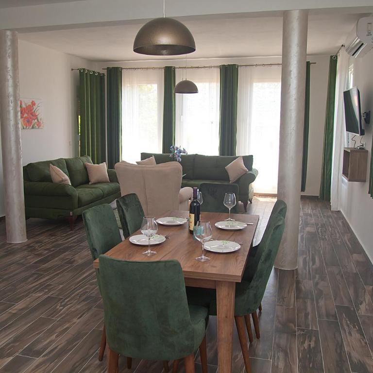Vila Uma - Three-Bedroom Apartment - 25