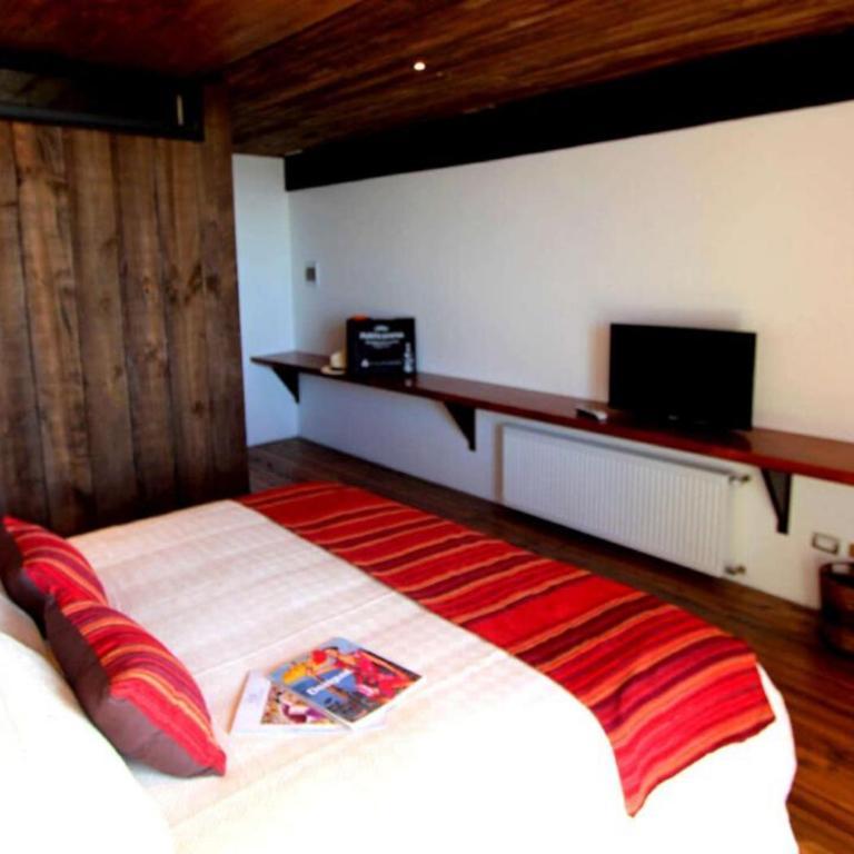 Hotel Punta Sirena - Suite with Partial View - 1 or 2 Beds - 4