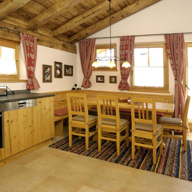 Skihütten LANG auf 1700 m in Hochkrimml, Zillertal Arena - Apartment mit 2 Schlafzimmern und Balkon - 10