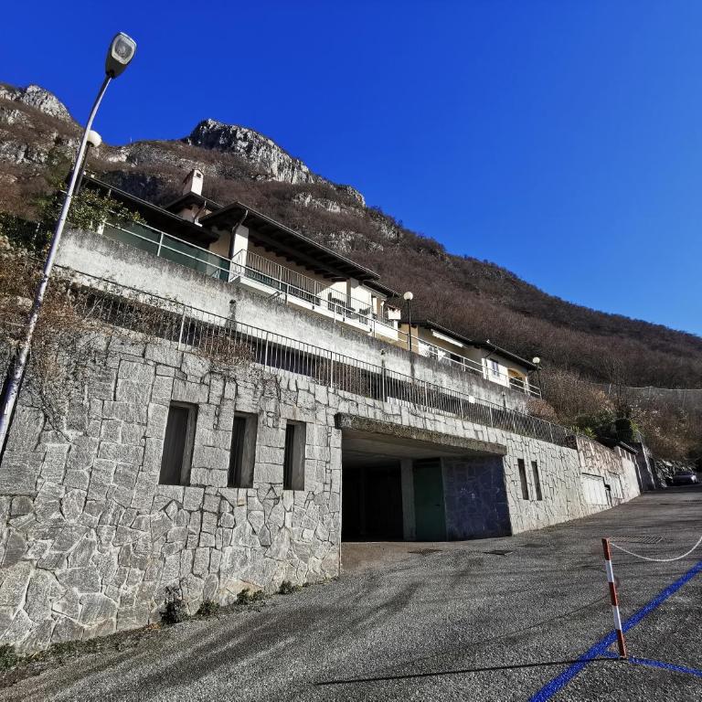Near Villa Monastero and Castello di Vezio - Appartement - Vue sur Lac - 39