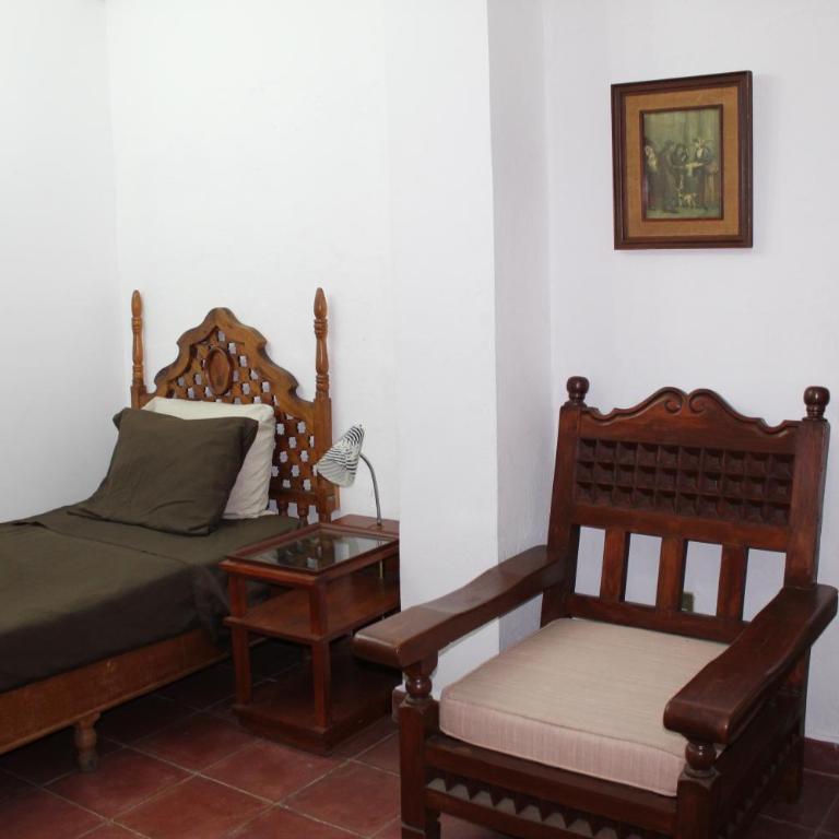 Home Sweet Home - Triple Room with Shared Bathroom - 3