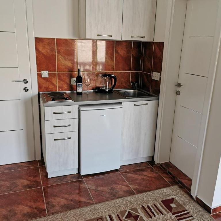 Apartments Popovic - Studio with Balcony and Sea View (3 Adults) - 3