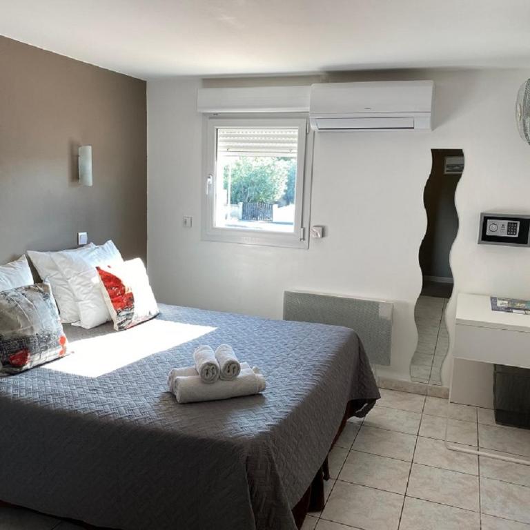 LOGIS Hôtel Restaurant La Chaumière - Chambre Double Confort - 1