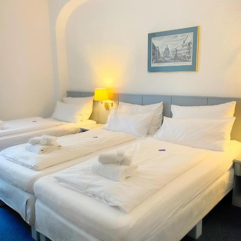 Altstadthotel Augsburg - Dreibettzimmer - 1