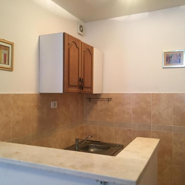 Apartment Sandra - Apartment with Shower - 2