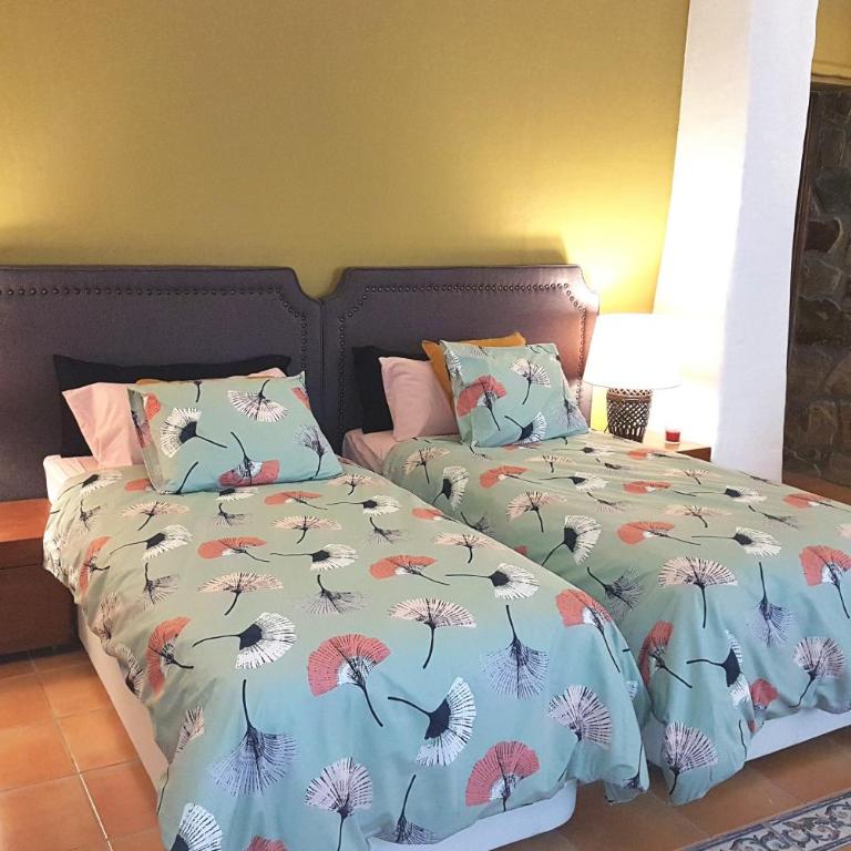 Competa Suites - Habitación Doble Deluxe con balcón - 1 o 2 camas - 3