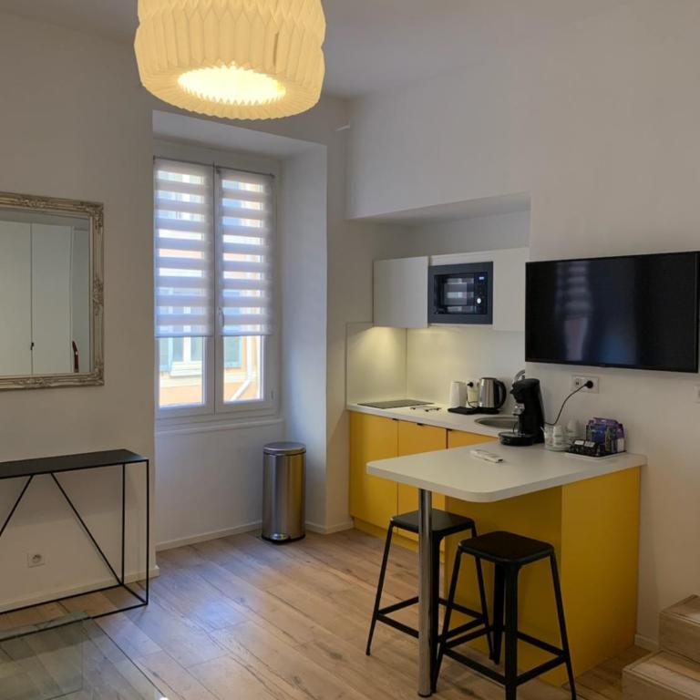STUDIO rue pietonne Ajaccio - Studio - 2