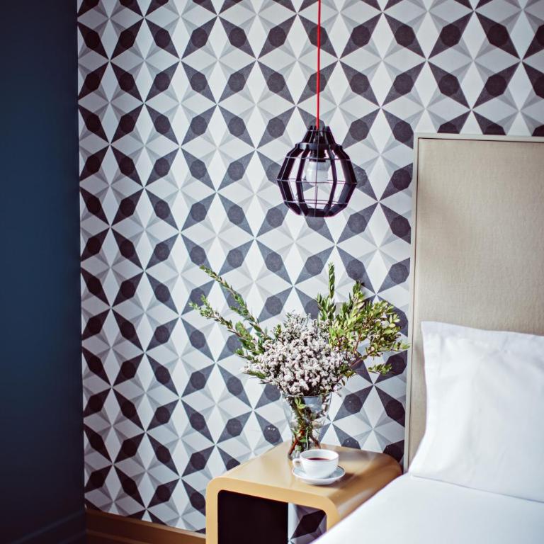 Monsieur Cadet Hotel & Spa - Chambre Double de Luxe - Accès Gratuit au Hammam - 5