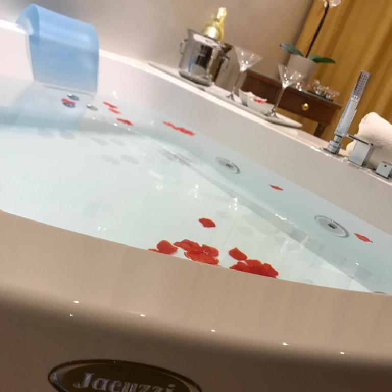 Ludwig Boutique Hotel & Spa - Junior Suite con Balcone e Vasca Idromassaggio - 8